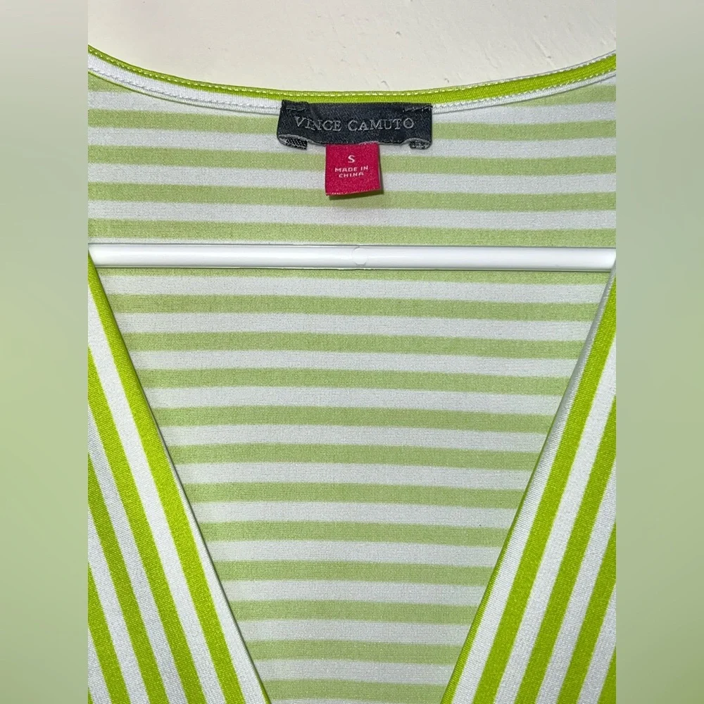 NWOT Vince Camuto Green Striped Blouse small - Picture 2 of 3